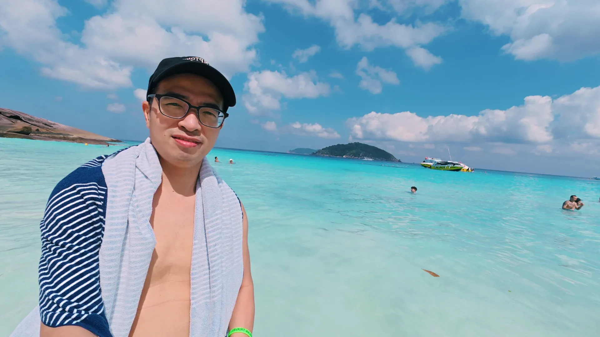 Noahyped trên một hành trình biển