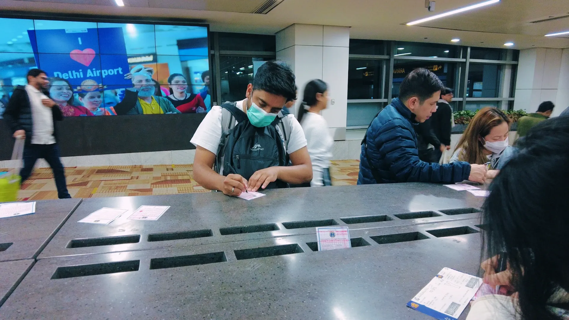 Khu vực khai báo nhập cảnh